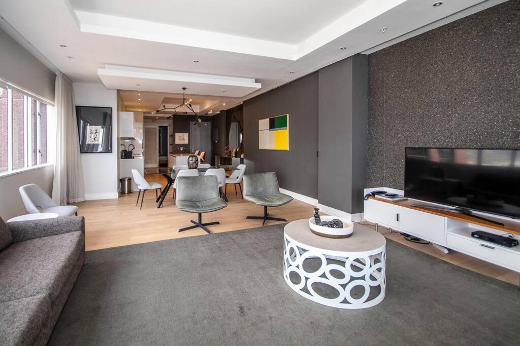 Apartment 2202 Pullman Three Bedroom Luxury Penthouse Cape Town