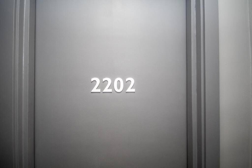 2202 Pullman Three Bedroom Luxury Penthouse * Cape Town