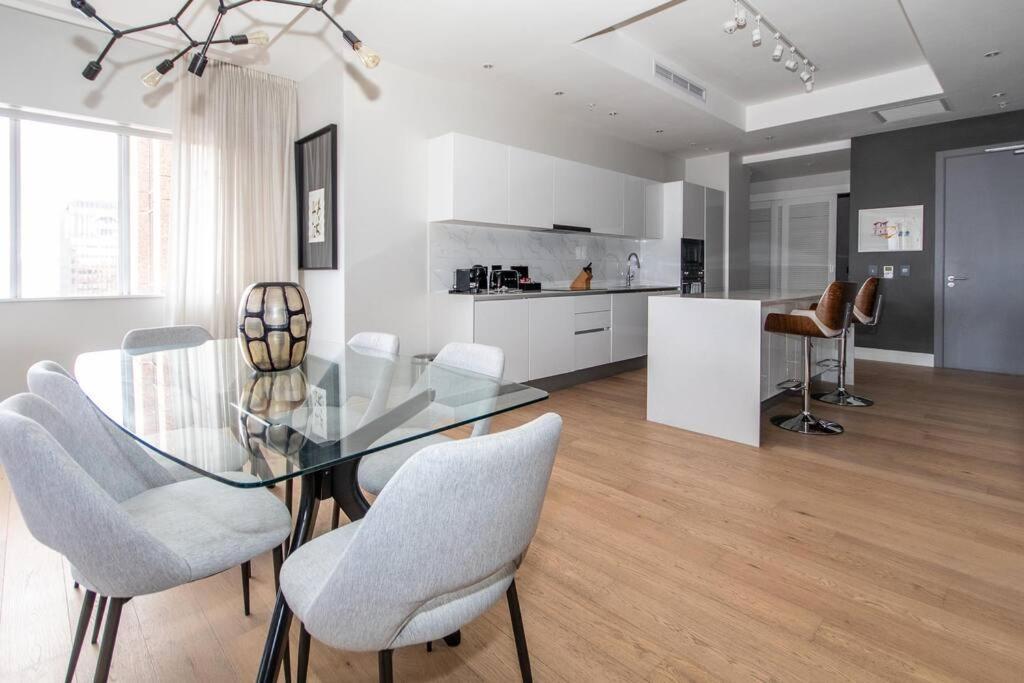2202 Pullman Three Bedroom Luxury Penthouse Apartment *