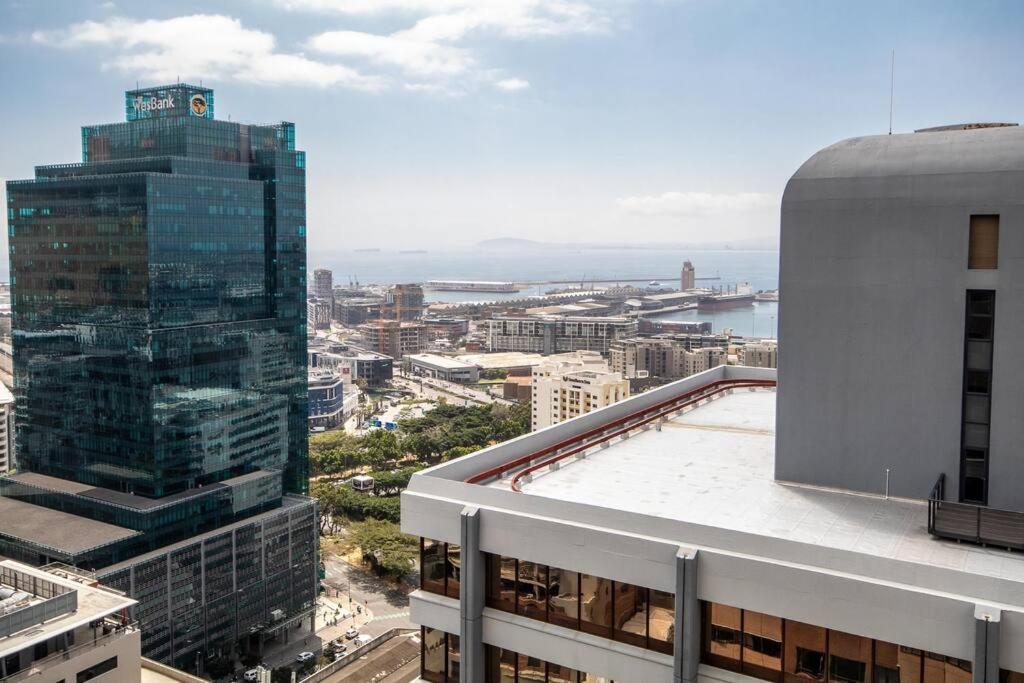 2202 Pullman Three Bedroom Luxury Penthouse * Cape Town