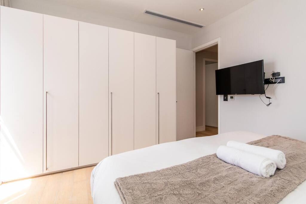 2202 Pullman Three Bedroom Luxury Penthouse
