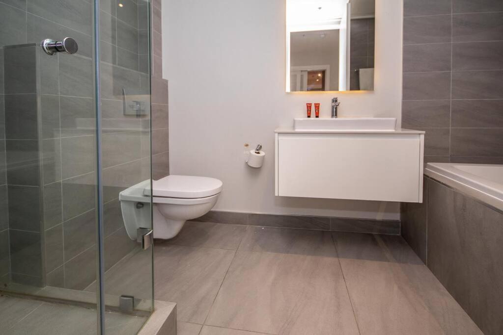 2202 Pullman Three Bedroom Luxury Penthouse * Cape Town