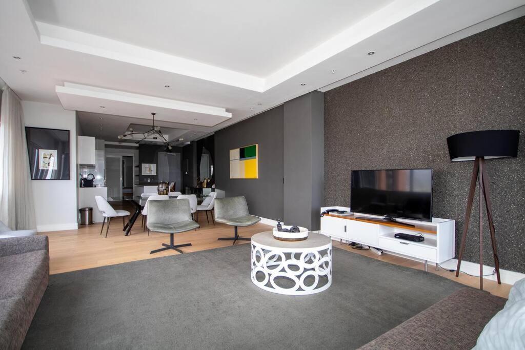 Apartment 2202 Pullman Three Bedroom Luxury Penthouse Cape Town
