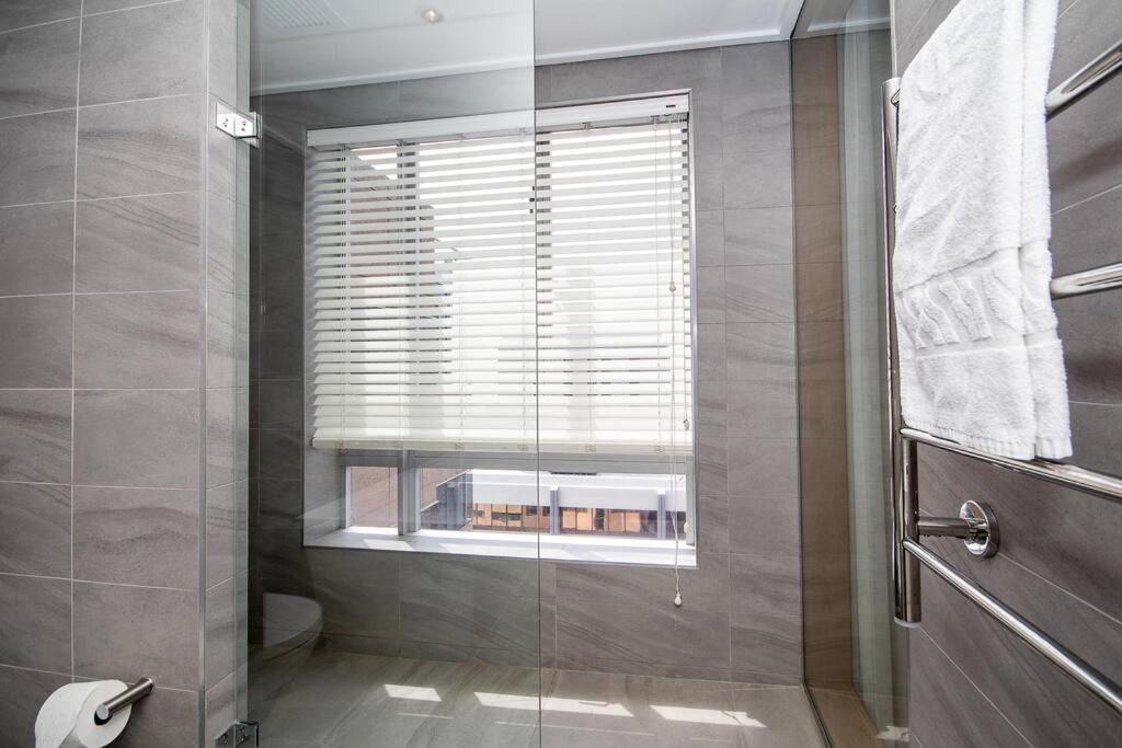 2202 Pullman Three Bedroom Luxury Penthouse Apartment *