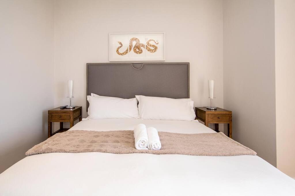 2202 Pullman Three Bedroom Luxury Penthouse Cape Town