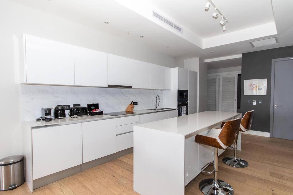 Apartment 2202 Pullman Three Bedroom Luxury Penthouse Cape Town