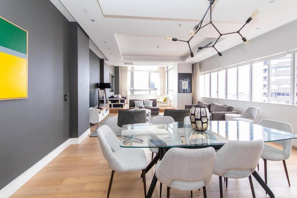 2202 Pullman Three Bedroom Luxury Penthouse Cape Town